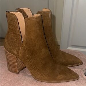 Steve Madden Brown Ankle Boots with Suede Finish